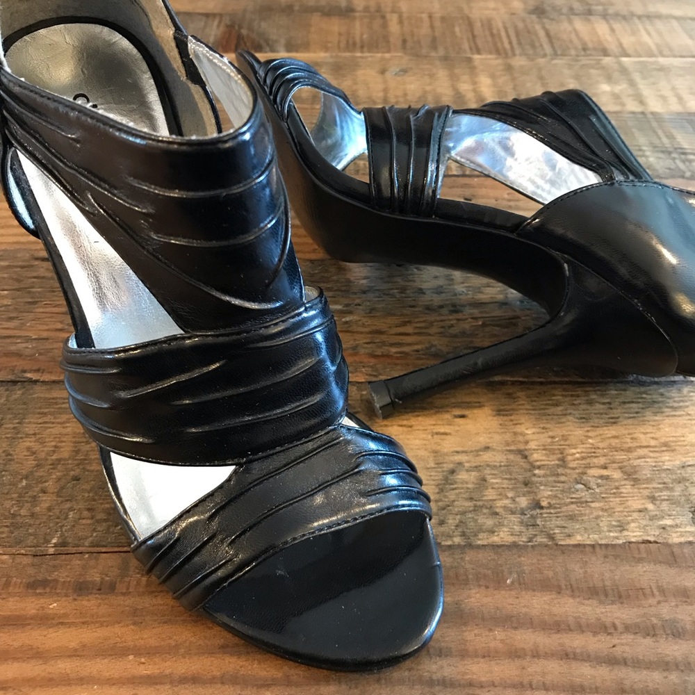 Diba - Woman’s 4” Black High Heels - Size: 7.5M
